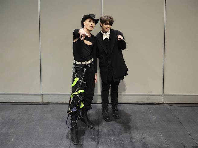 黄宣、姜涛惊喜合体，彼此互动默契十足。（否极泰来音乐提供）