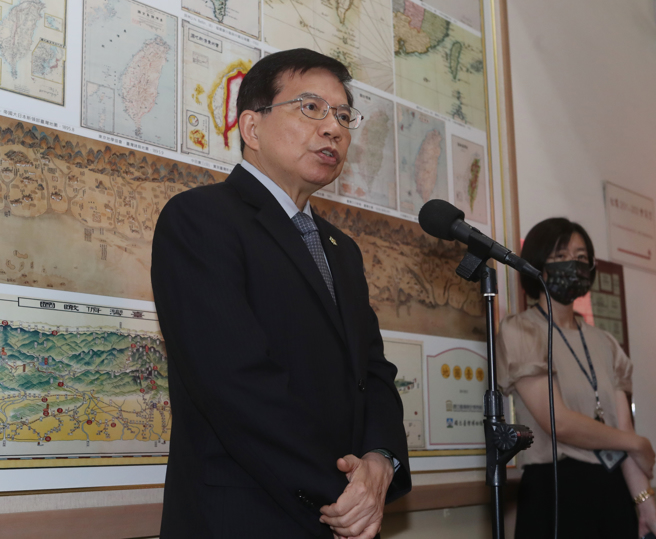 王国材今表示，已发函要求全国22县市政府，优先推动「行人专用时相」。（刘宗龙摄）