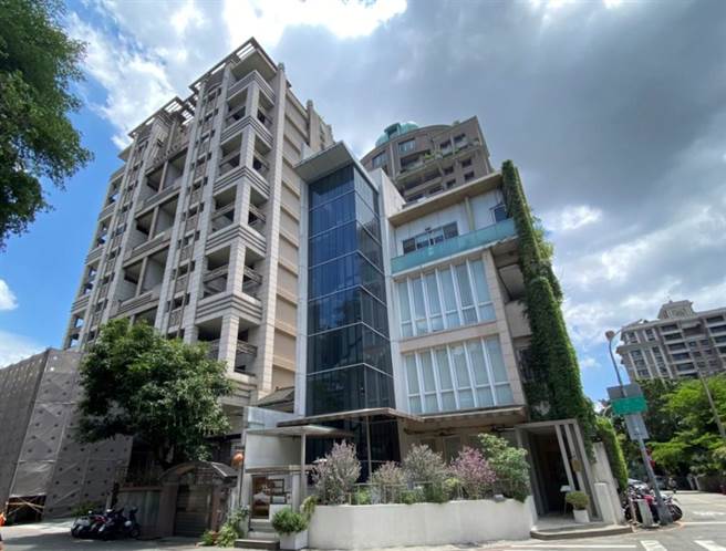 「小乐沐 Le Cote LM」以悠閒的餐酒馆形式，融合台湾食材的法式餐点，再度成为饕客朝圣必访餐厅。（冯惠宜摄）