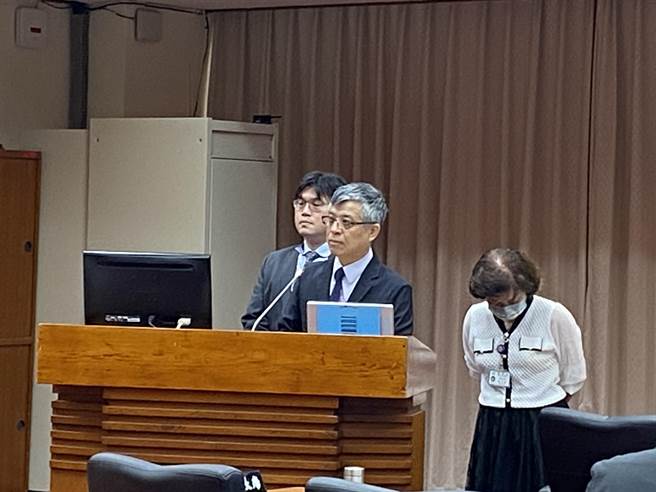 教育部次长刘孟奇今天表示，台科大与华夏科大整併后，华夏科大教师转任台科大专案教师，至少可以工作6年。（林志成摄）