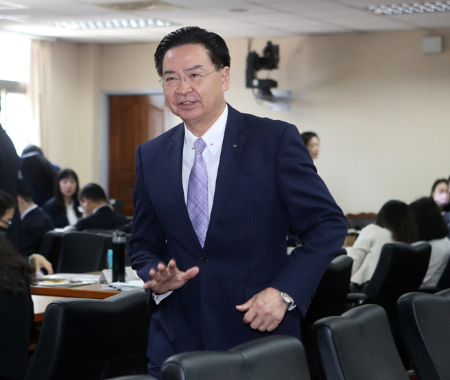 外交部长吴钊燮（图）10日赴立法院外交及国防委员会，报告「近五年我国国际合作发展政策执行项目暨外交部『国际合作及关怀』预算支用情形检讨」，并备质询。（刘宗龙摄）