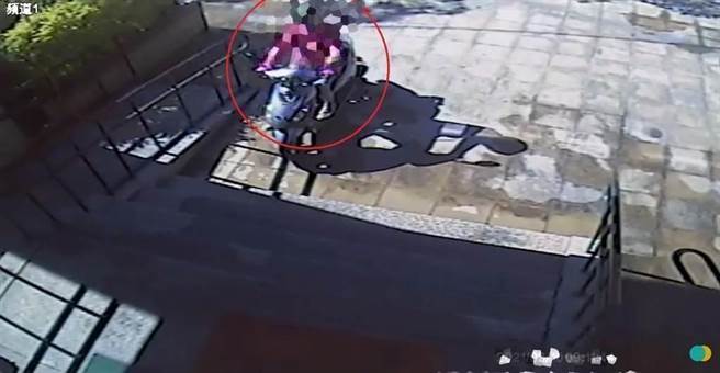 新北市陈姓男子不满离婚后财产分配不均、要求復合未果，杀害林姓前妻，并将5000元现金分别塞在她左右手，图为林女最后身影。（本报资料照片）