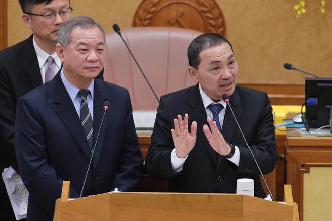 新北市长侯友宜（右）。（黄世麒摄）