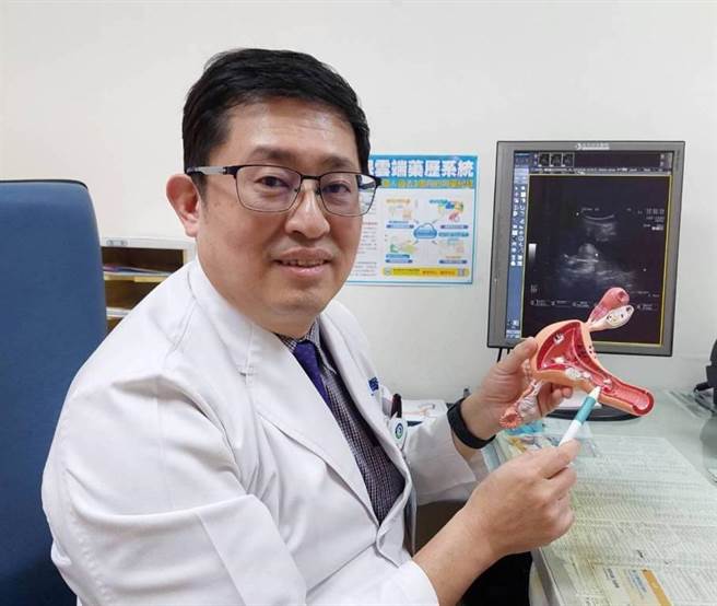 林敬旺副院長表示，子宮頸閉鎖不全的高風險病人可以做預防性的治療，來防止早產發生。（大千醫院提供／李京昇苗栗傳真）