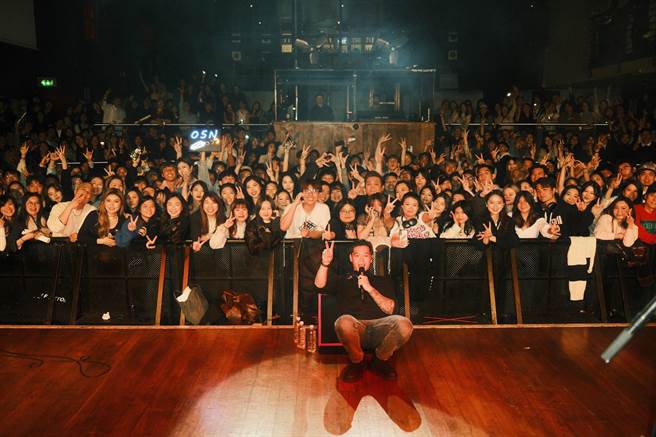 高尔宣春乐当空中飞人，远赴英国、香港音乐祭开唱征服乐迷  。（龙大谢音乐提供）