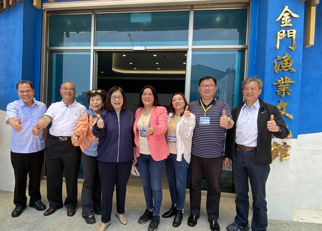 立法院内政委员会一行今日至新湖渔港「海岛学校」进行考察。(于家麒摄)