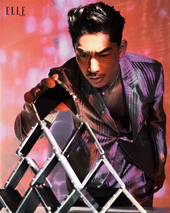 Akira感谢老婆温柔的接纳不同状态的他。（ELLE提供）