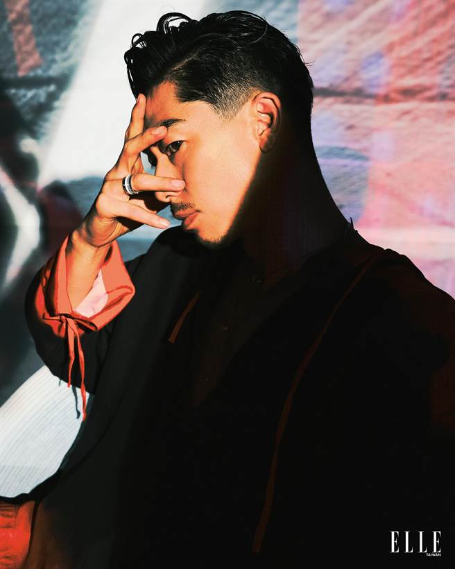 Akira希望成为儿子的榜样。（ELLE提供）