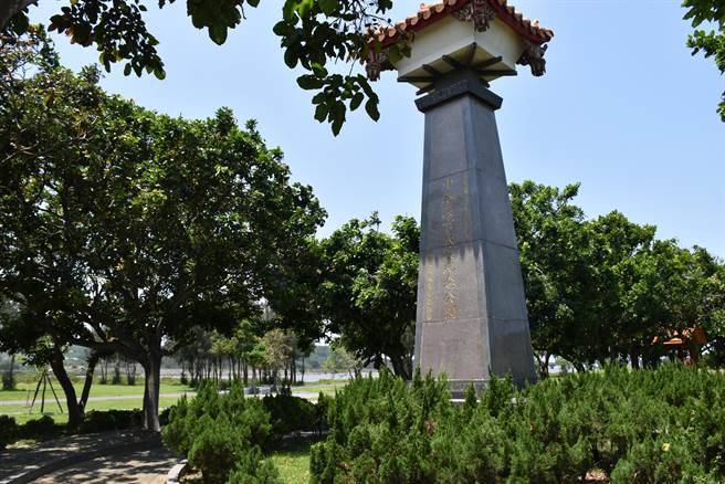 竹南镇塭内湿地邻近中港溪官义渡公园，两方结合可形成大型绿带公园。（谢明俊摄）