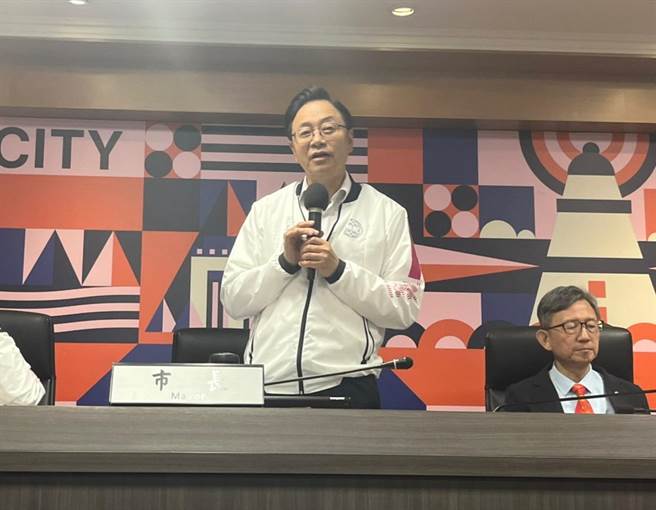 桃园市今天举行市政会议，市长张善政近期社会上诈骗案件层出不穷，呼吁市府各单位积极防诈。（陈梦茹摄）