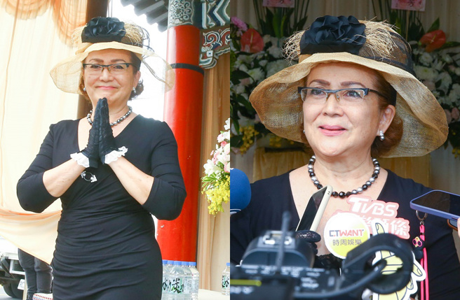 冯宝宝穿全身黑飞来台吊唁。（粘耿豪摄）