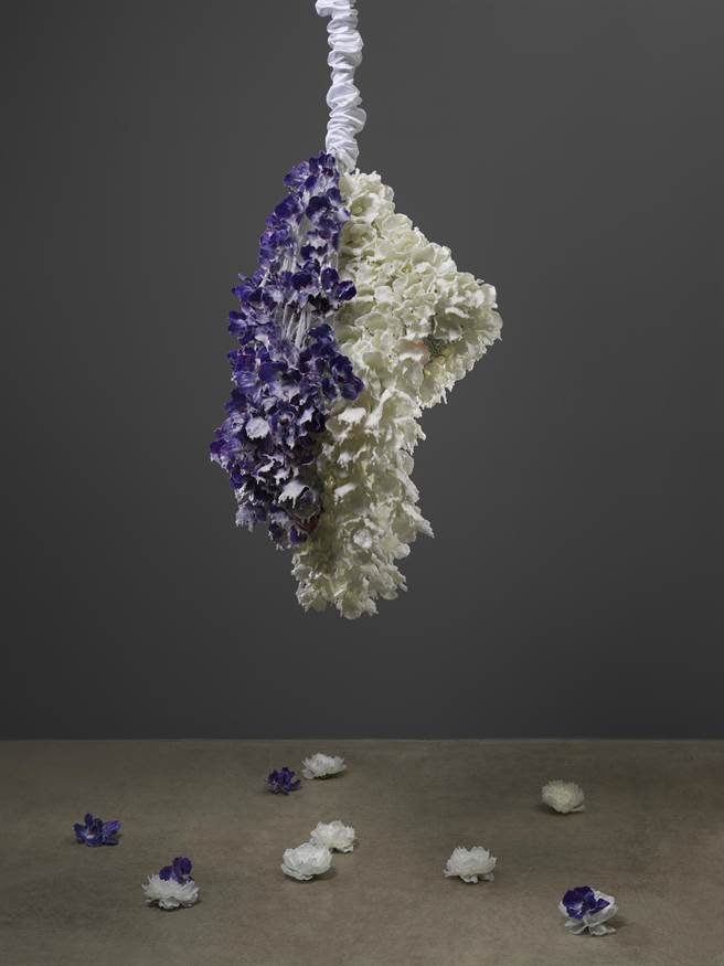 佩塔．科因《北极星》以其擅长的复合媒材雕塑，叩问希望。（路由艺术提供）