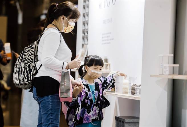 「阅读设计市集」邀集阅读、设计相关品牌出摊，让大家认识阅读的多重面貌。（新北市立图书馆提供）