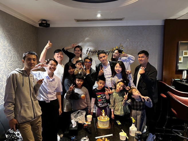 台庆不动产九份子宜兴加盟店团队平均年龄不到30岁，年轻又充满服务热忱。(图片来源：永庆房产集团)
