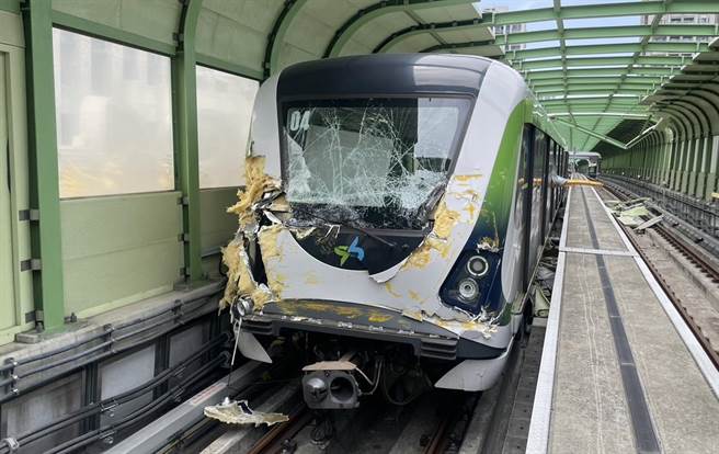 台中捷运重大意外，吊臂掉落砸毁车厢造成1死10伤。(资料照片)