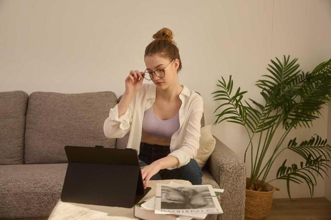 （EASY SHOP旗舰馆主打「锌石墨烯系列」无钢圈防外扩24h美胸内衣，市价1,380元。图／奥黛莉提供）