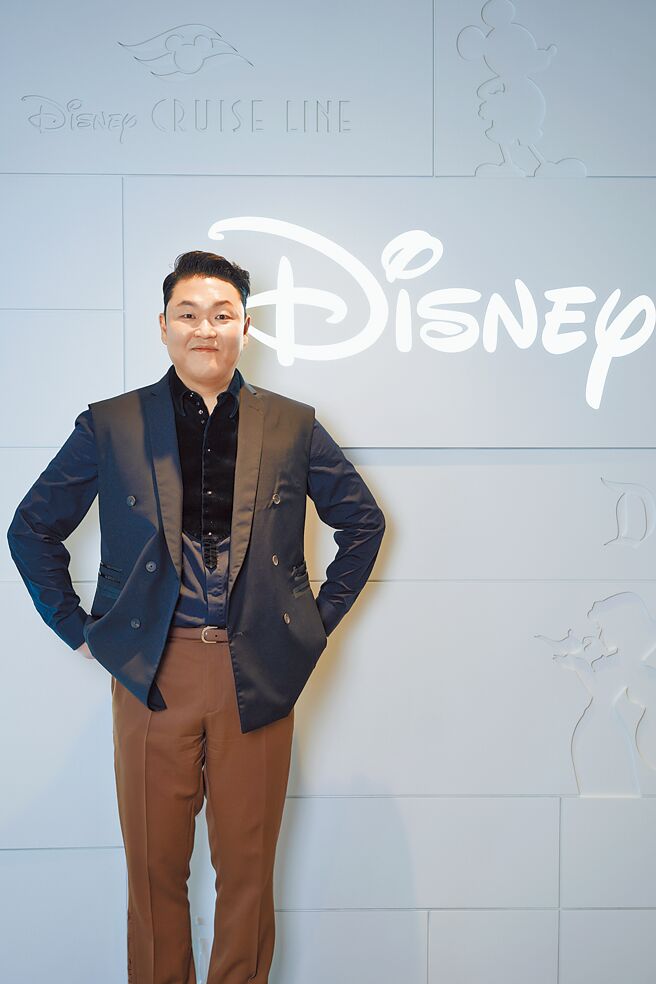 PSY凭藉一首〈江南Style〉中的「骑马舞」红遍全球。（Disney+提供）