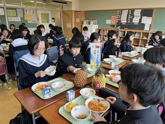 高雄鳳梨產地直送日本學生餐桌 台日交流美事再添一樁