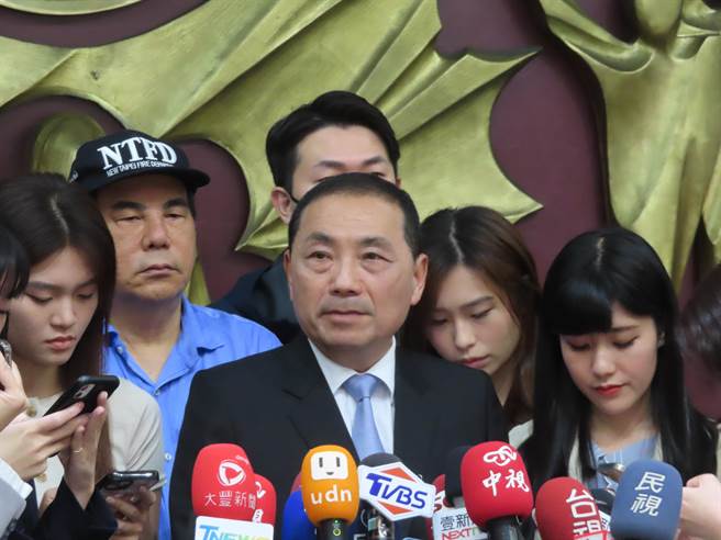 新北市长侯友宜表示，中华民国每个国民及每个官员都有责任，在国际局势困难下，能够跟国际友人深化关系，创造更多对话，这是大家该努力携手共进的。（叶德正摄）