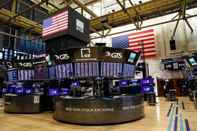 图为纽约证券交易所交易大厅。（路透）
