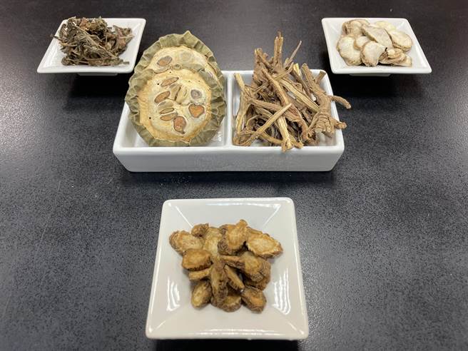 部分产妇分娩后可能会出现乳腺炎的症状，疼痛不已，恩主公医院中医部内科主任廖唯宇表示，中医用药在产后乳腺炎扮演一定角色，其中神效栝蒌散加减方能改善泌乳问题。（恩主公医院提供）