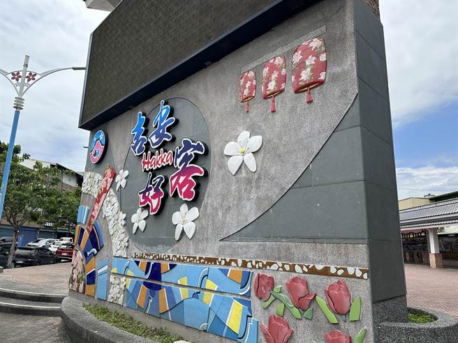 花莲吉安好客广场位在黄昏市场对面。（罗亦晽摄）