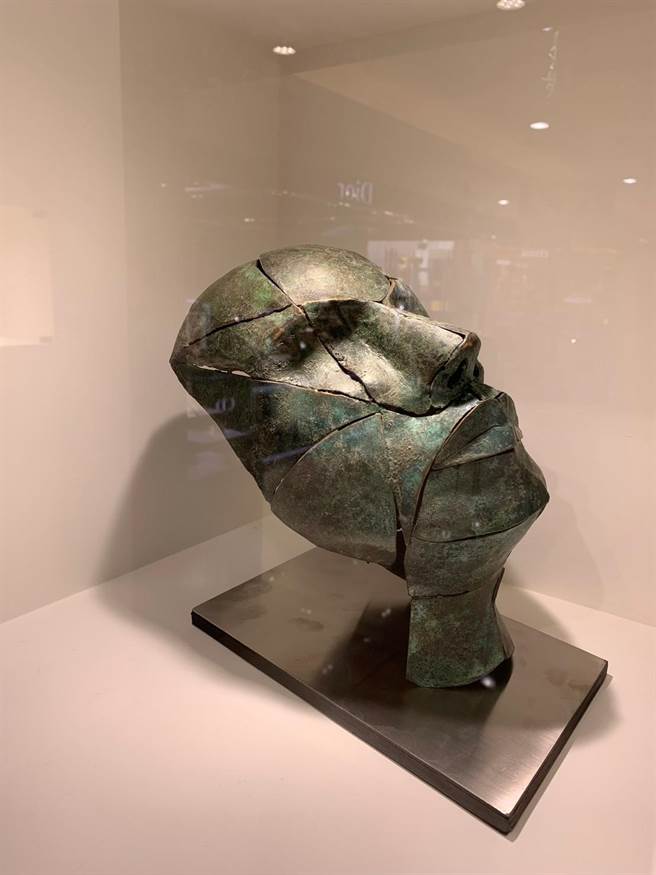 义大利当代最着名的铸铁艺术家罗伯特‧乔丹尼(Roberto Giordani)个展在丰原太平洋百货展出。（丰原太平洋百货提供）