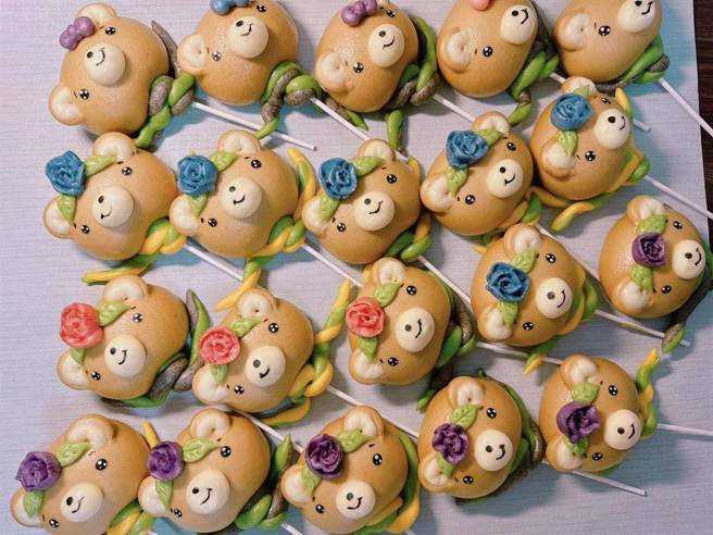 新移民老师张慈芳带来DIY卡哇依造型麵包课程。（张慈芳提供／张芷瑜台北传真）