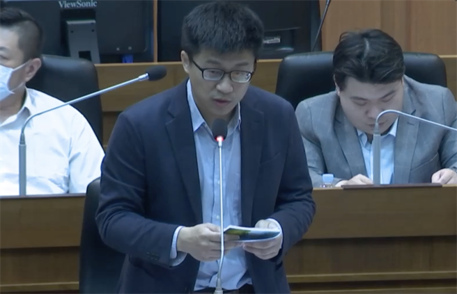 都发处长谢孝昆表示，对于中捷工安问题相当重视，将会尽速办理工地会勘，守护市民安全。（徐佑升摄）