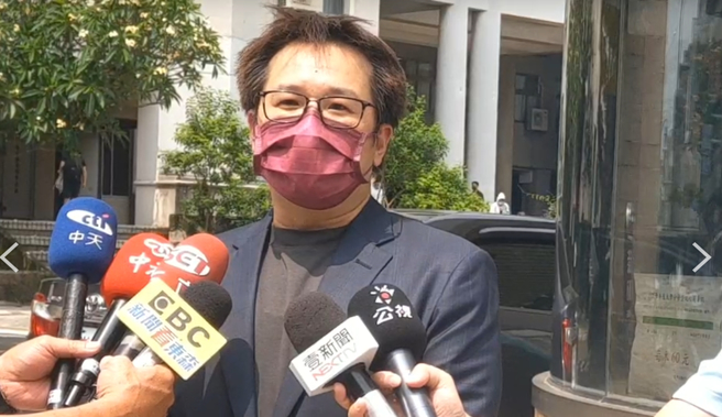 逢甲大学运输与物流学系专任助理教授洪百贤今受访表示，物体突然从高空掉落，这13秒的时间确实很难让人足够反应及操作。(台中市政府提供)