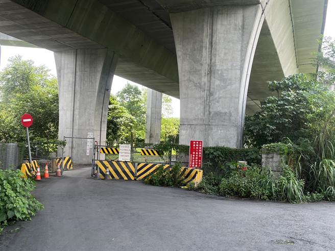 国道5号侧车道往南仅到冬山乡，并未开通到苏澳镇，宜兰县议员谢正信要求县府尽速启动开辟。（谢正信提供）