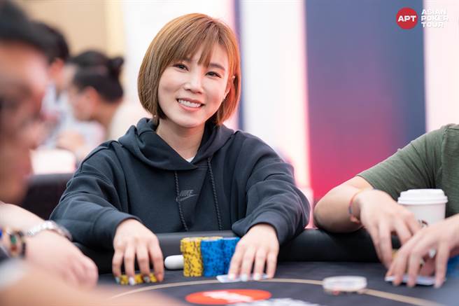 李佳薇在「Asian Poker Tour亚洲扑克巡迴赛」的mini-main event项目中获第6名。（翻摄脸书）