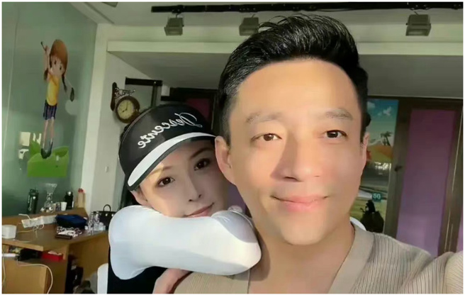 张颖颖酸汪小菲是深情巨婴，还加码爆料他边睡别的女人边求她復合。（图／抖音@张颖颖）