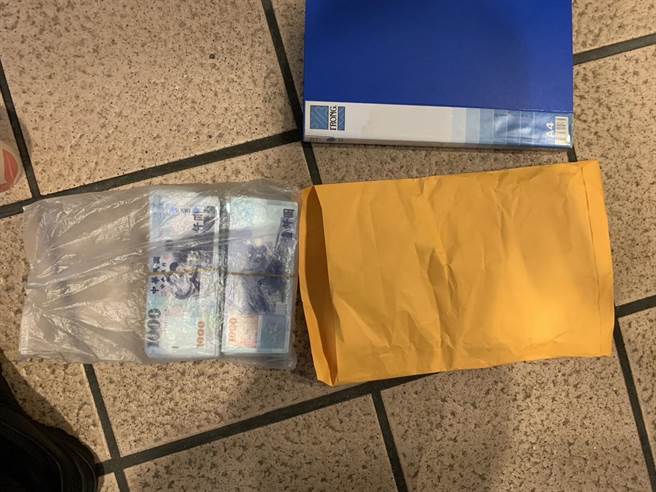 警方查扣交易现金。（新店警分局提供）