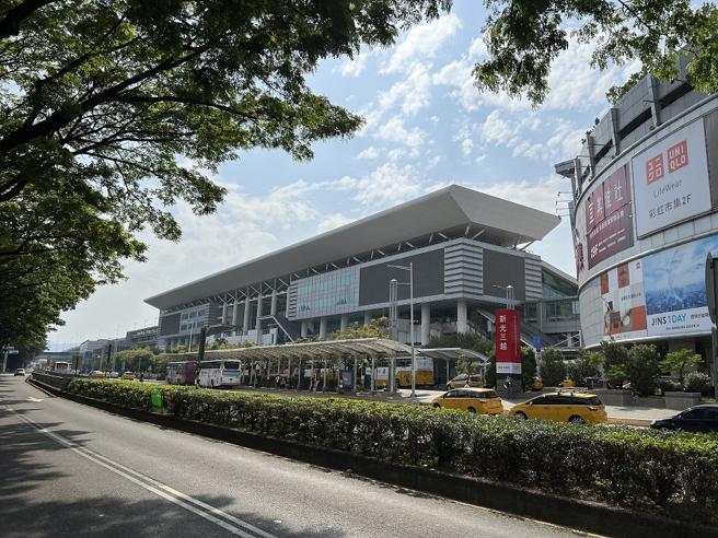 高雄左营站均价每坪28.3万元，4年成长28.5%，为北中南共构车站涨幅最高。（记者张雅云摄）