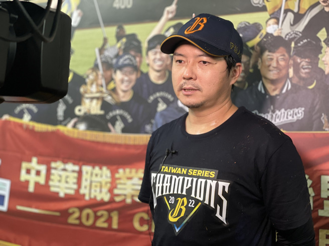 林威助遭撤换总教练的讯息一出，就有诈骗集团传讯息称「我是林威助，我没有惹到辜董，我现在面临失业危机，还差50万台币就能夺回总教练」。（资料照）