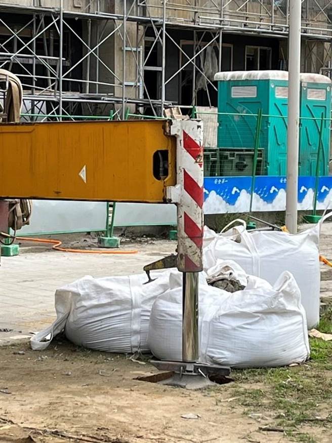 桃市府劳检处在市长张善政指示下严查兴富发在桃园的10建案。(市府提供／蔡依珍桃园传真)