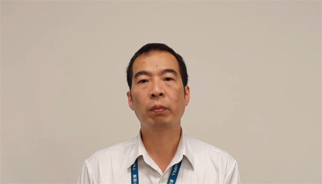 台中捷运公司发言人许泰铭今天下午向大家道歉，并解释董事长是要对抢修同仁表达感谢。（市府提供／张亦惠台中传真）