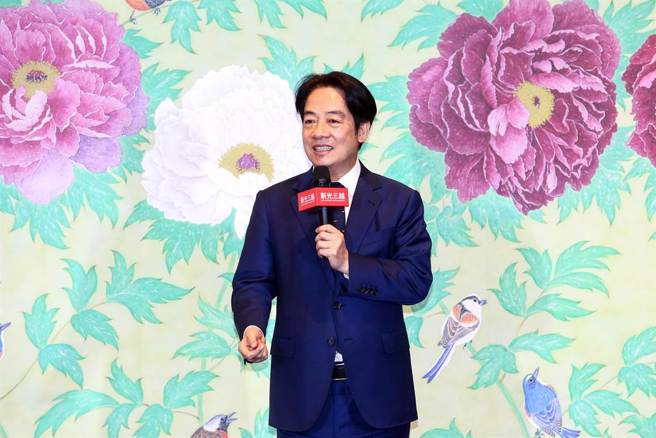 知名旅日胶彩画家姚旭灯画展，11日于新光三越开幕，副总统赖清德（见图）出席祝贺，并透露自己曾经到过姚旭灯在日本的工作室。（邓博仁摄）
