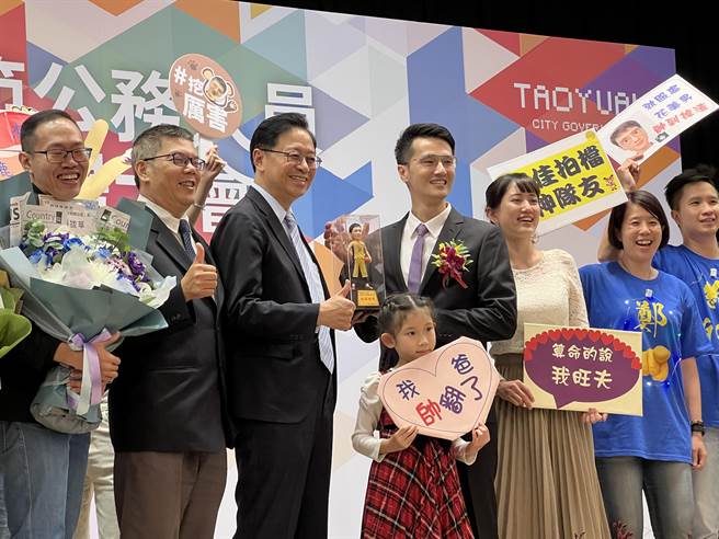 就业职训服务处秘书郑维杰。(蔡依珍摄)