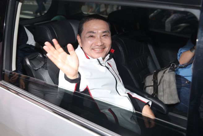 板桥慈惠宫12日举行癸卯年天上圣母圣诞巡安遶境，新北市长侯友宜出席。（杜宜谙摄）