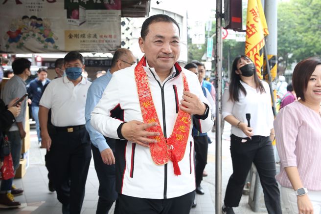 板桥慈惠宫12日举行癸卯年天上圣母圣诞巡安遶境，新北市长侯友宜出席。（杜宜谙摄）