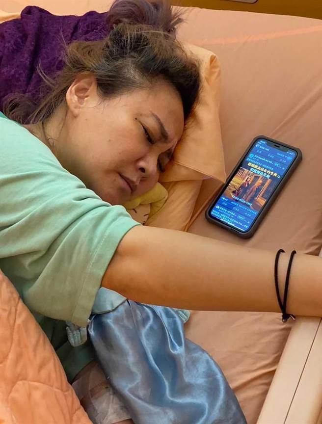 秀琴在过年期间胆结石发炎，频繁进出急诊室。（秀琴提供）