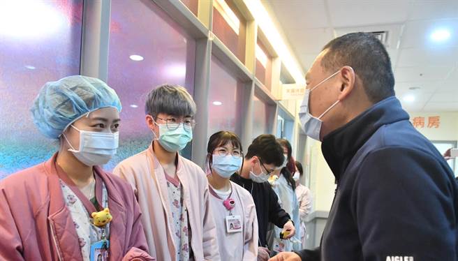 国际护师节，侯友宜脸书疾呼改善护理师职场环境。（翻摄自侯友宜脸书）