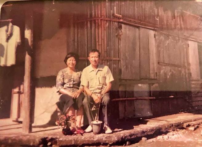 蔡逸帆从小在部落由外公、外婆带大。（艾迪升传播提供）