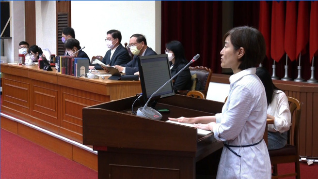 TDR未经主管机关核定 ，金管会陷人民于罪恐触「偽造文书」。(戴志扬翻摄)