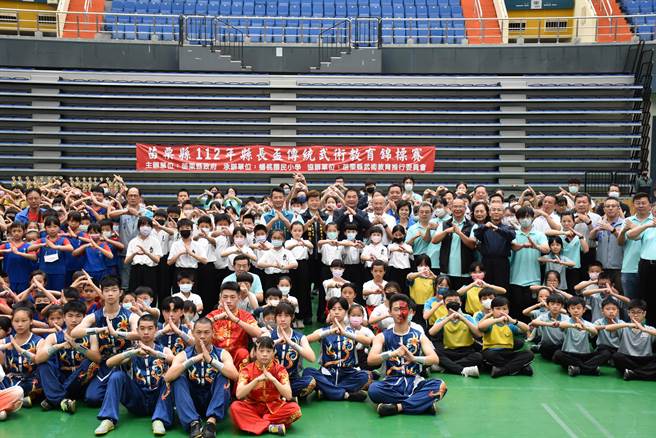 2023年苗栗县长杯传统武术比赛，12日在苗栗巨蛋体育场登场。（谢明俊摄）