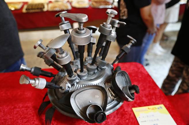 苗栗市大同国小在苗栗艺文中心举办美术班毕业成果展。（苗栗市公所提供／谢明俊苗栗传真）