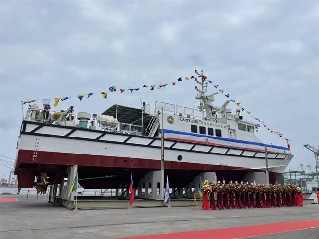 100吨级巡缉艇「海雄艇(CP-10006)」今日交船。（洪靖宜摄）