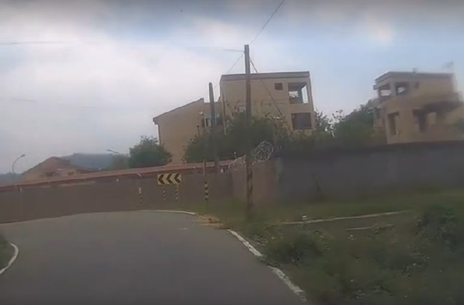 包商巡检电力遭电昏，通资电军回应了。(林雅惠翻摄)